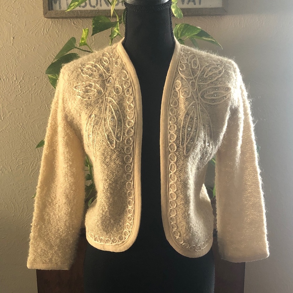 Vintage Cream Embroidered Women's Cardigan